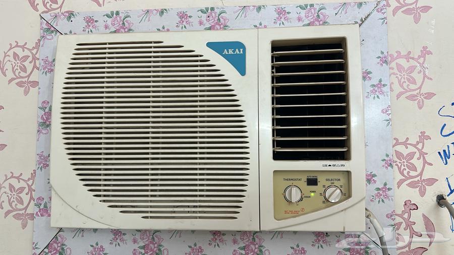 Hitachi white refrigerator and 3 air conditioners: 2 original General, 1 Akai, and gas oven64363442955009113