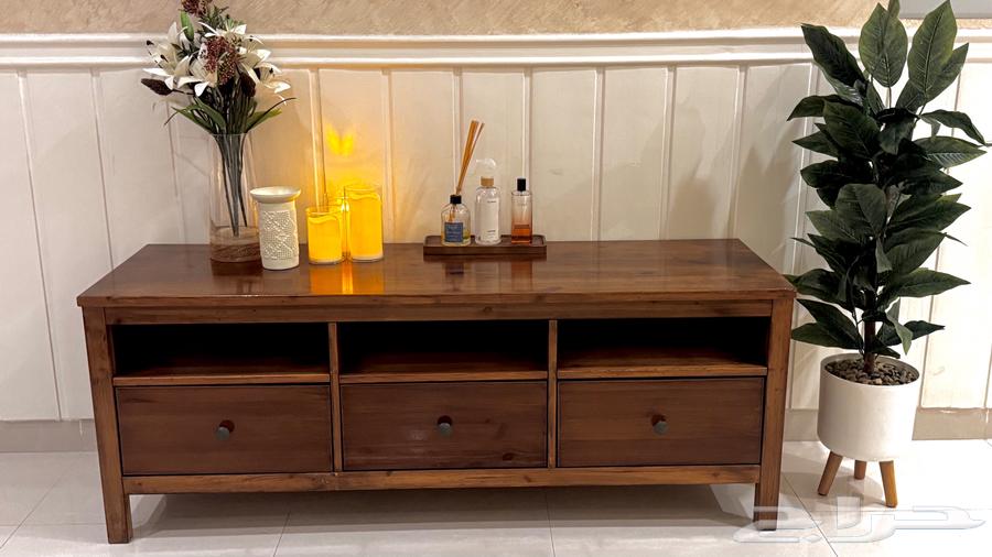 للبيع طاولة تلفزيون ايكيا64368296243201110