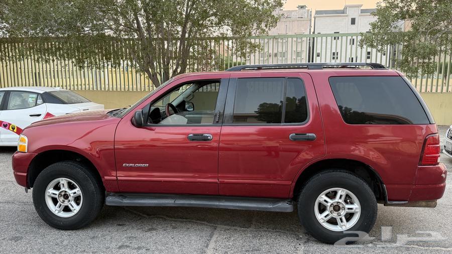 فورد إكسبلورر 2004 كل شيء بحالة جيدة64518732975875113