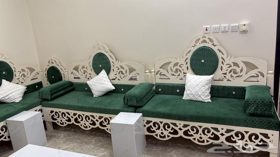 قرفة 9 كراسي وطاولة و 6 خدمه وفرشه64375111891459110