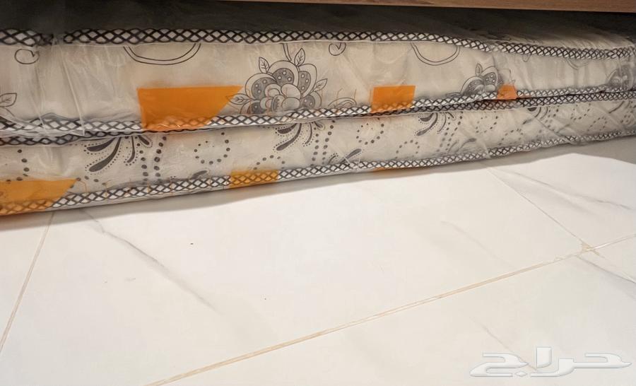 اثاث نوم شبه جديد للبيع64367202079747111