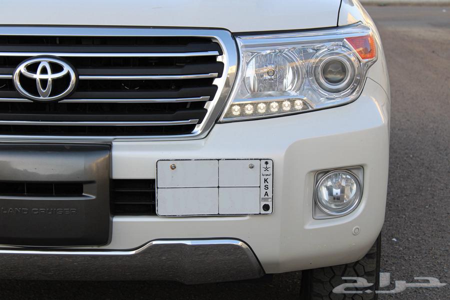 للبيع لاندكروزر 2013 V8 مخزن العداد 76 الف فقط64511114047745110