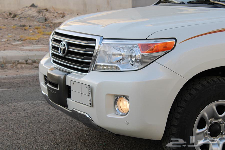 للبيع لاندكروزر 2013 V8 مخزن العداد 76 الف فقط64511114047745111