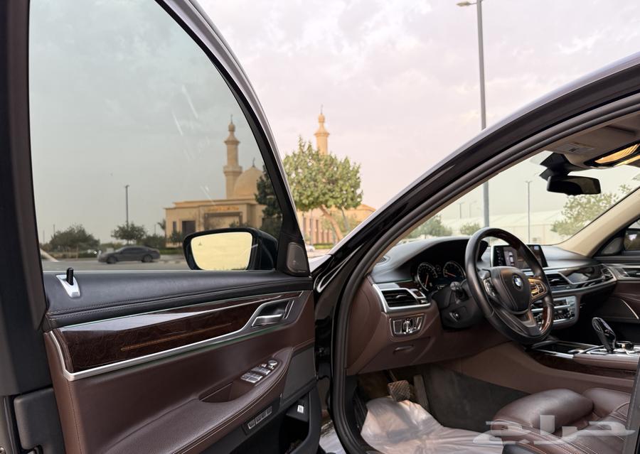 بي ام دبليو 740 منوة 6 سلندر64517406267395114