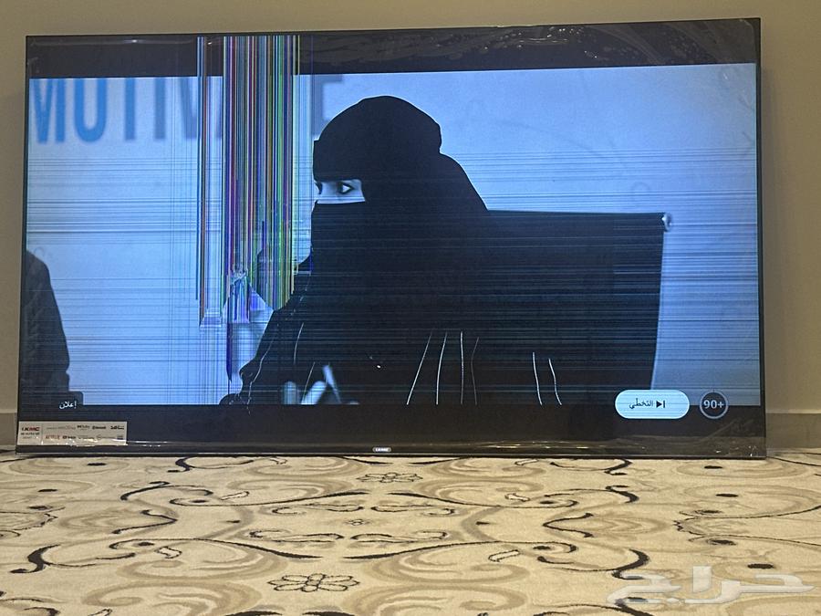 تلفزيون 70 بوصه كسر خفيف والتلفزيون شغال صورت كويس عيبه الك64373121670145110
