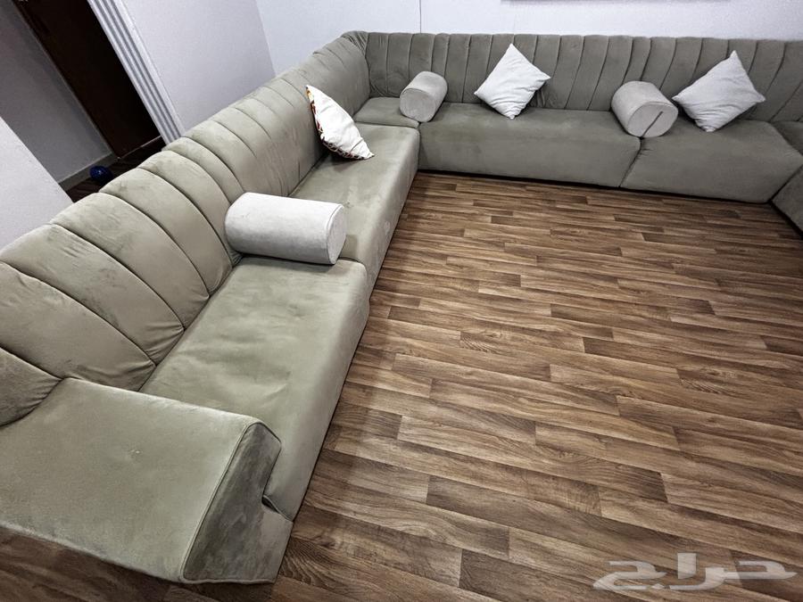 كنب للبيع مستخدم64369306778370111