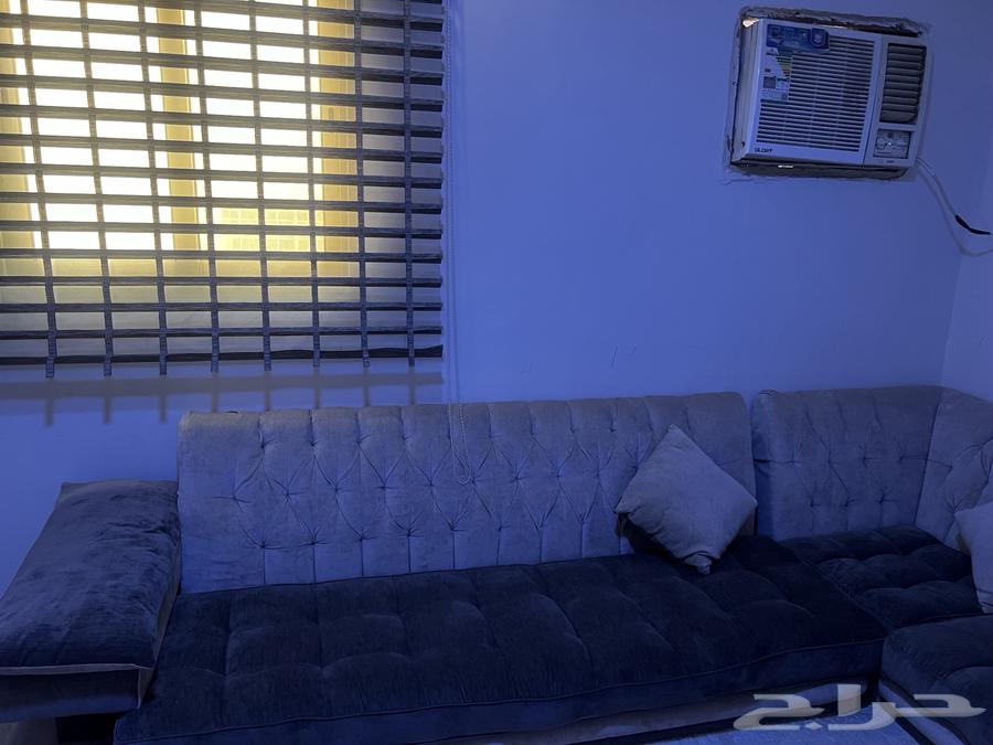 طقم كنب حرف L مع ستارة للبيع64370626540801113