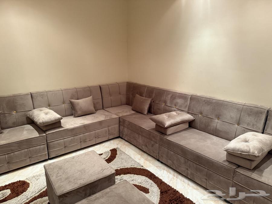 4x5 size sofa, semi-new, excellent fabric and color64376885035650110