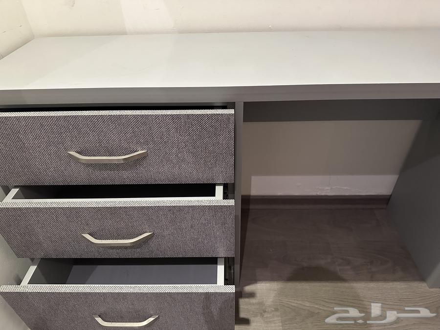 تسريحة مستعمله للبيع على السوم64375022967171111