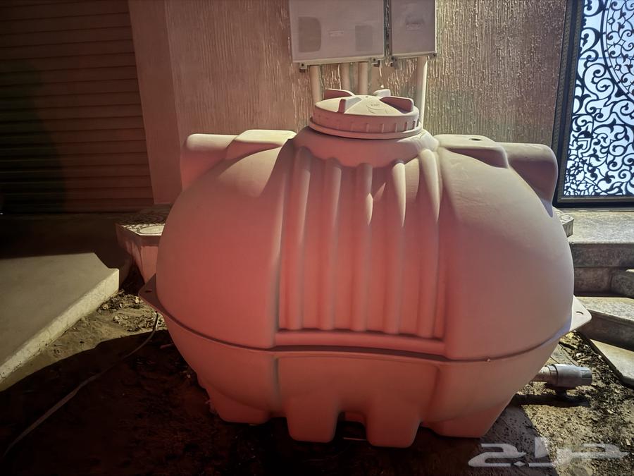 خزان ماء مستخدم لماء الحلو64376705552258111