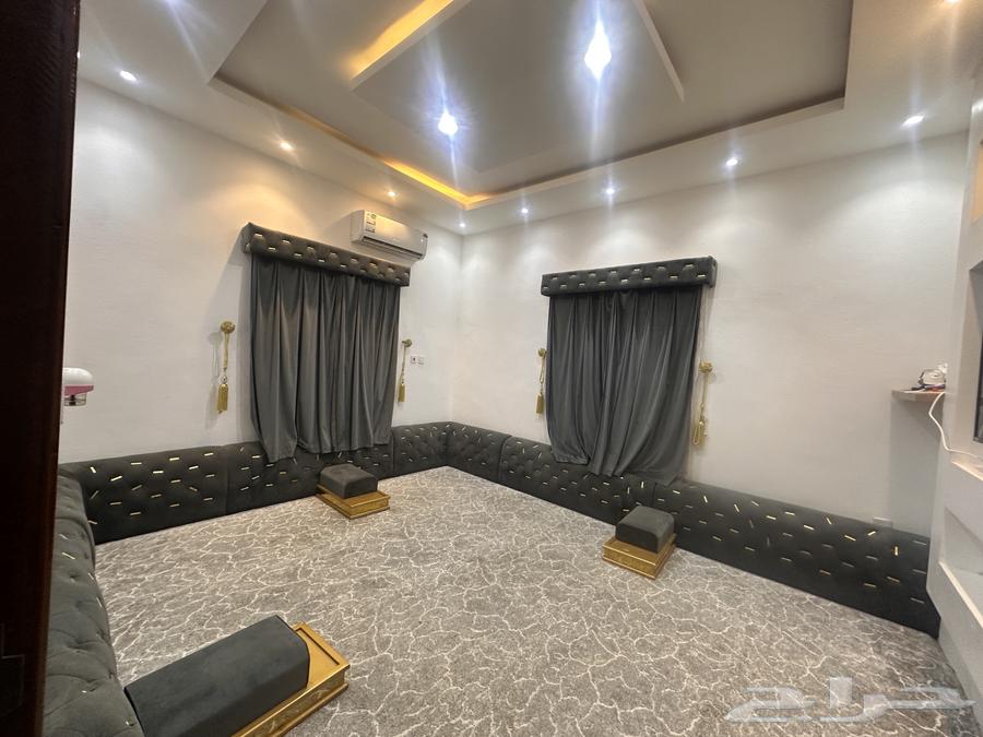 للبيع مجلس وشاشه64373165957634112