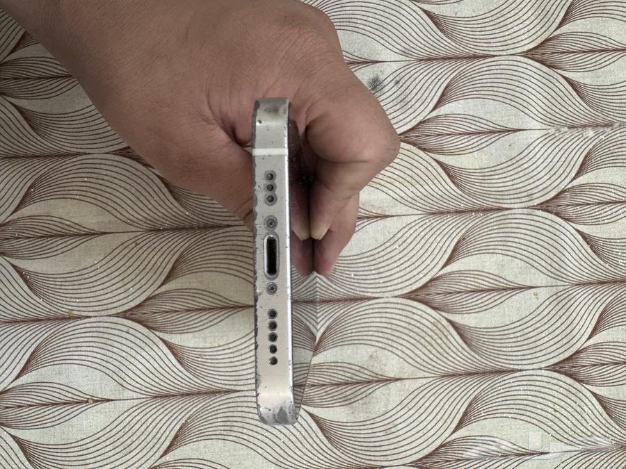 ايفون 12 ابيض64374641692290114