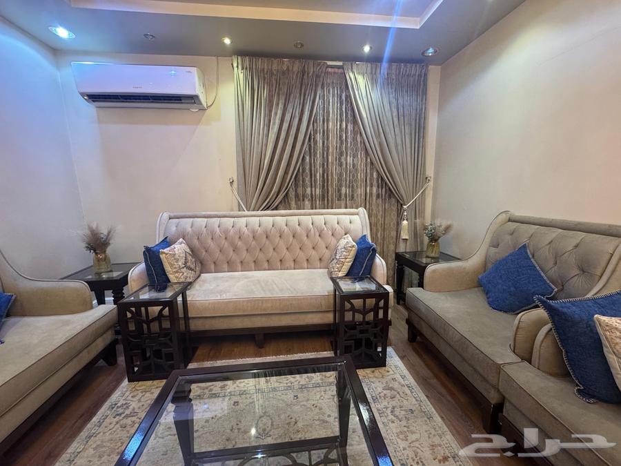 Used sofa with curtain64373004792449112