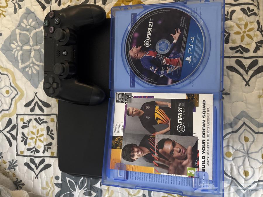 سوني 4للبيع مع جميع مستلزمات استخدام سنة واحدة64366468568193111