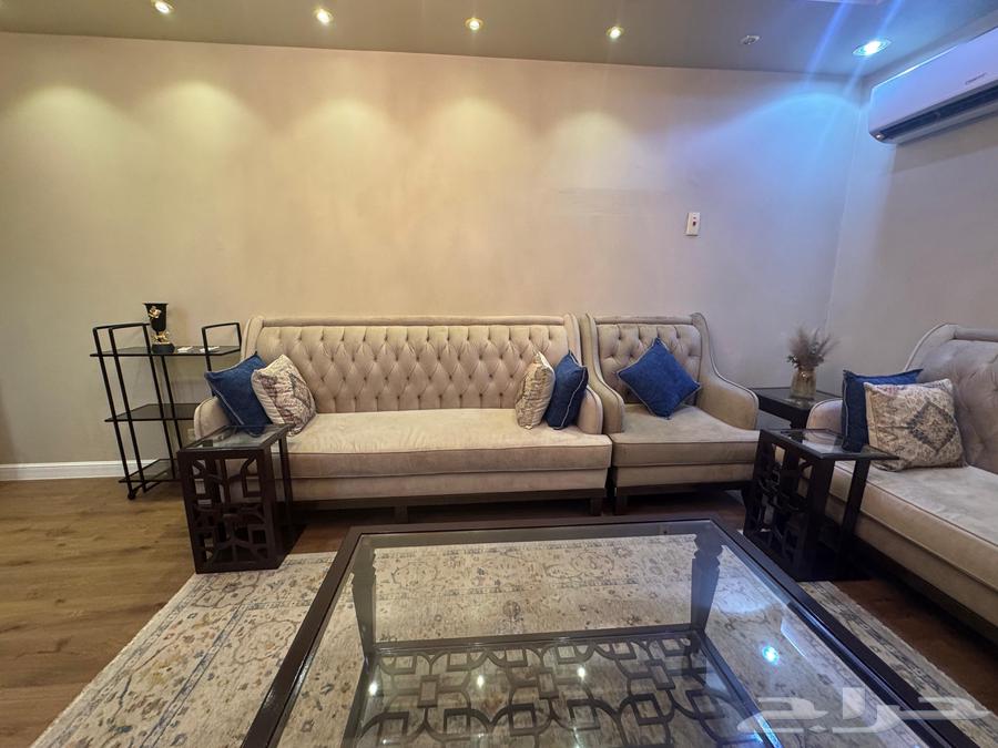 Used sofa with curtain64373004792449114