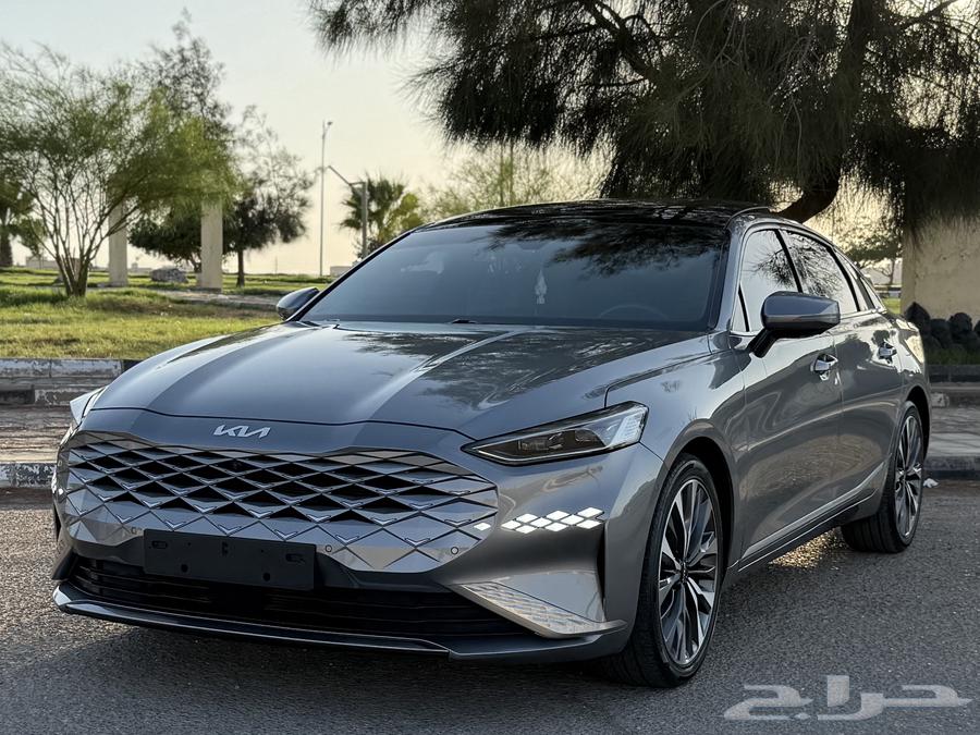 2022 Kia K8 top category with panoramic sunroof and customs card64519737709953111