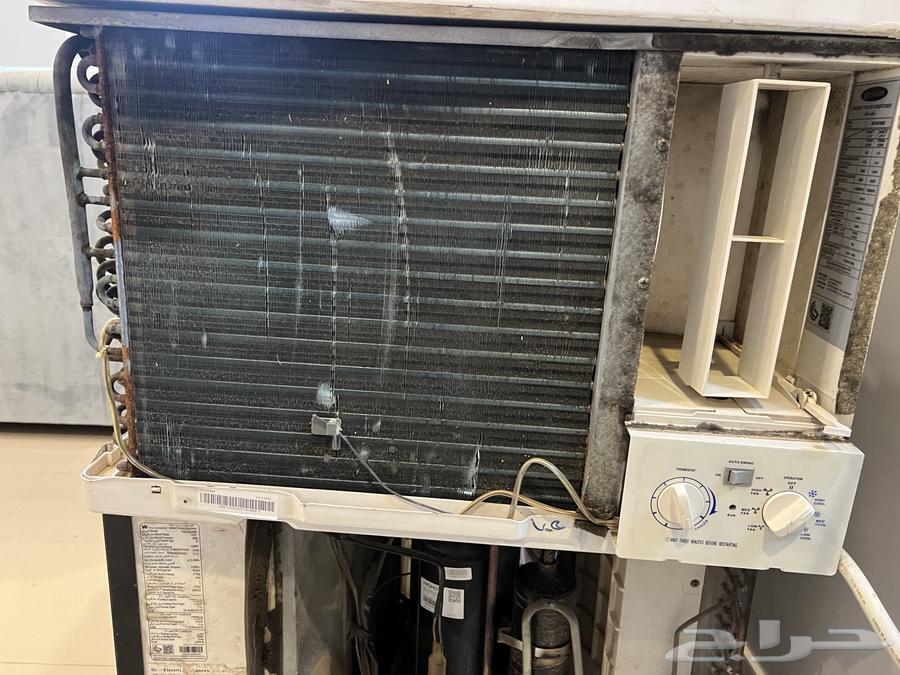 2 window air conditioners64373683696002111