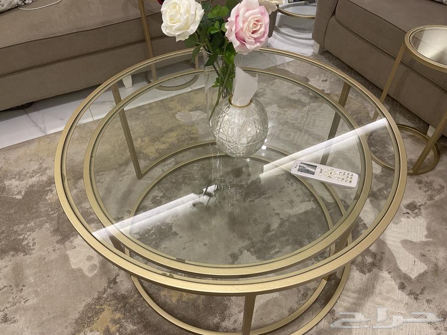 Very very clean sofa with tables64373492748035112