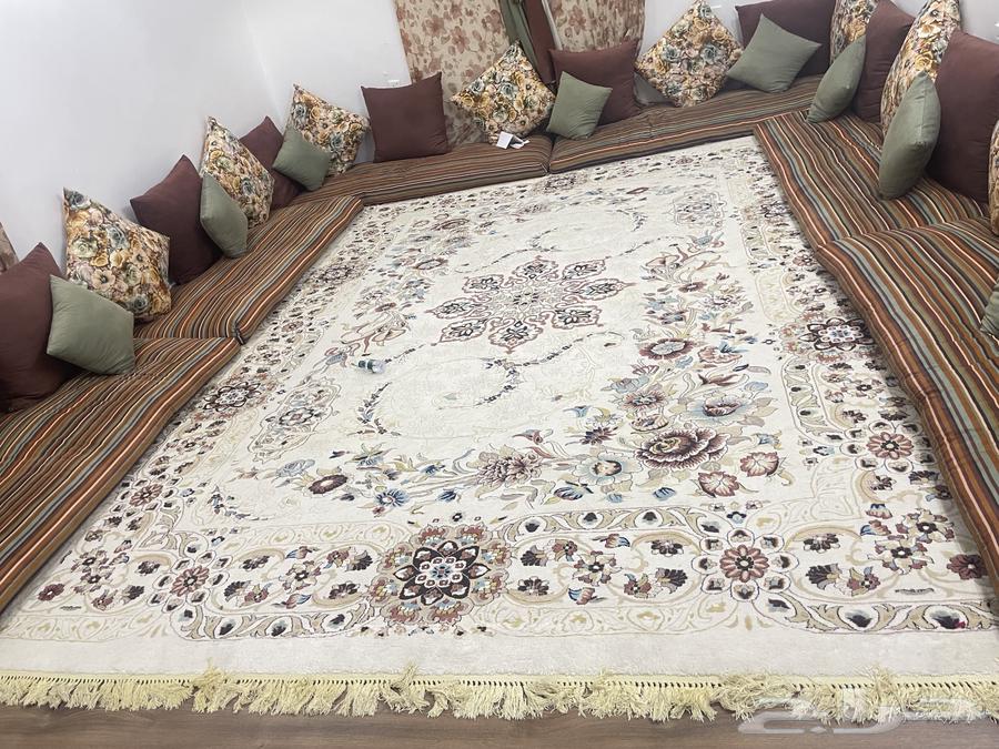 مساند واثنين ستاره للبيع بدون سجاده   سجاده ابيض  للبيع نظيف64373772472705111