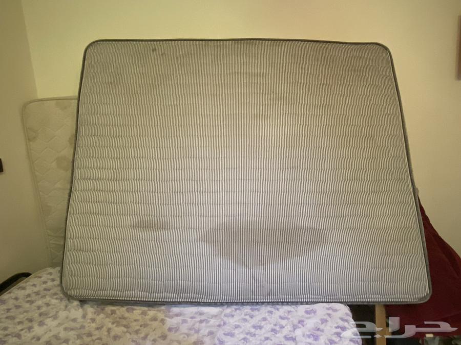 2 مرتبة كبير مقاس 2 فى 2 حالة جيدة جدا  ودولاب خشبي64366366096771110