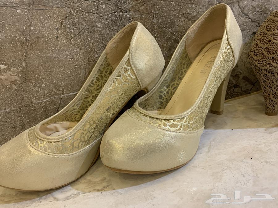 للبيع. احذيه مستعمله نظيفه وحده مقاس 41ووحده مقاس 4064374378693761112