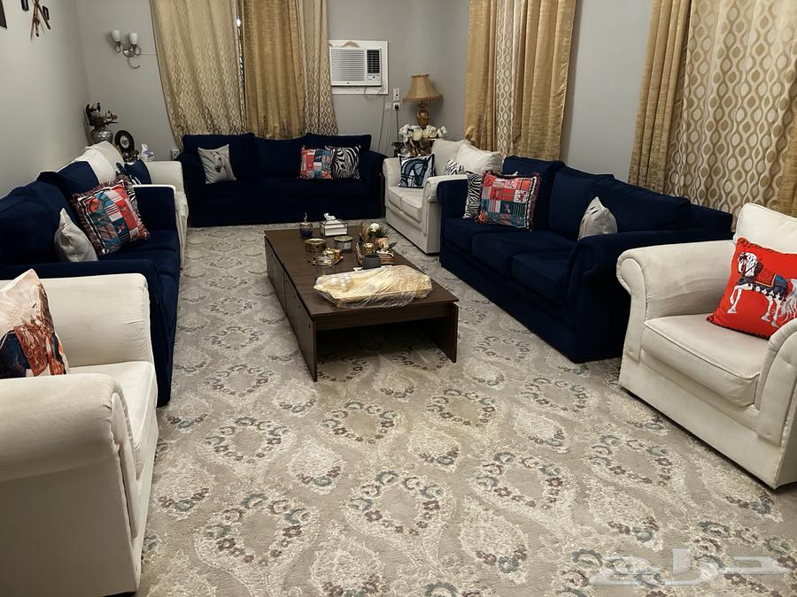 طقمين كنب والفرشه اللي ف الصوره بدون الطاولات 400064373551236354112