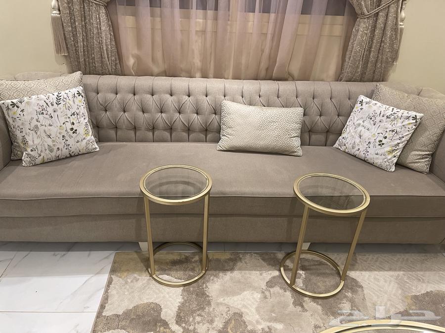 Very very clean sofa with tables64373492748035113