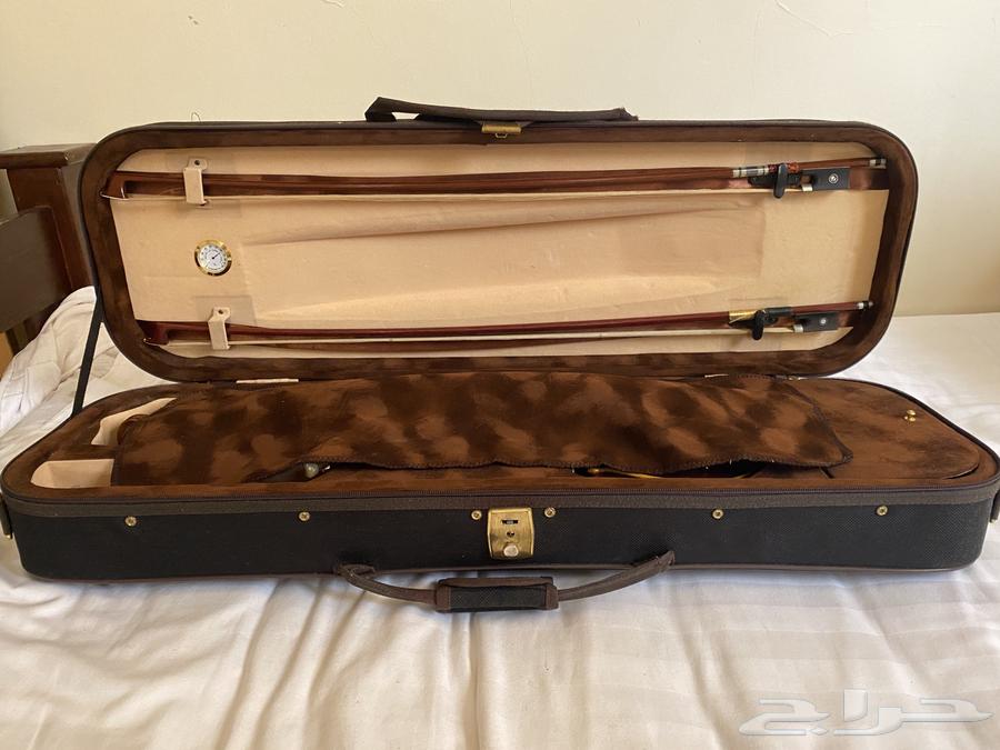 A German violin, almost used but in good condition. Its sound is beautiful, vintage, and cinematic64367129385602112