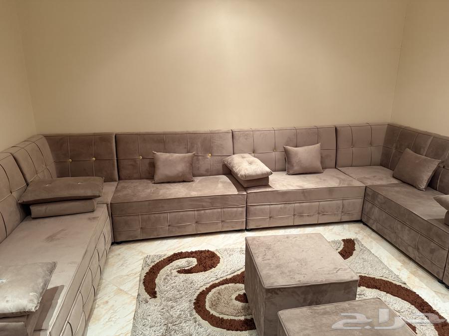 4x5 size sofa, semi-new, excellent fabric and color64376885035650112