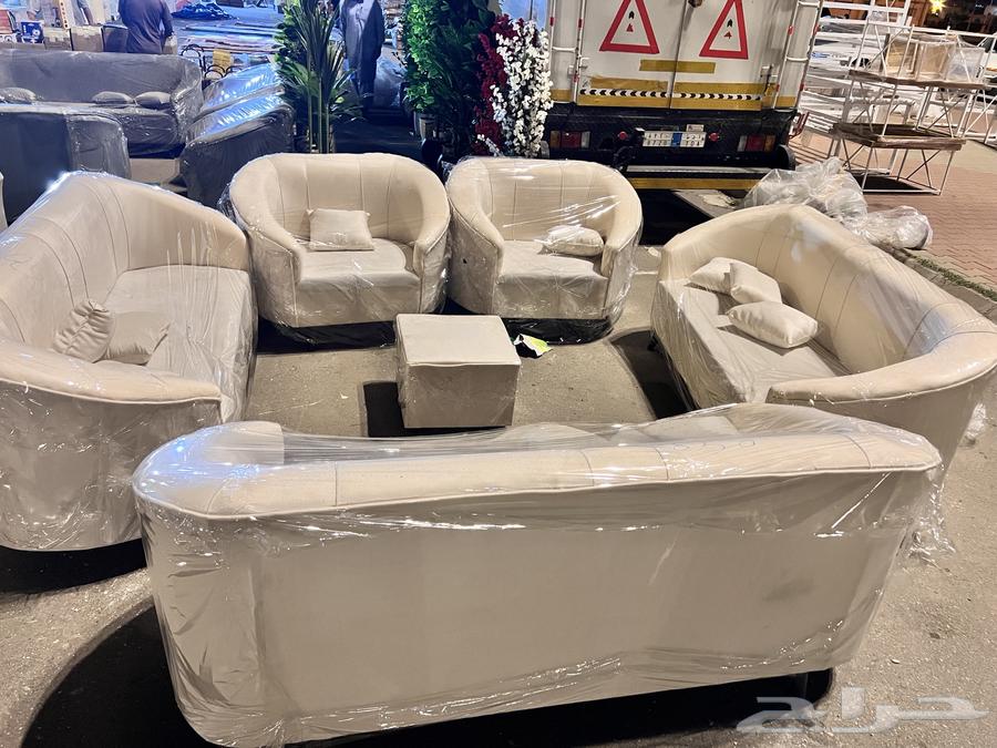 Luxurious beige-colored session, new and clean, accommodates up to 11 people64376780858627110