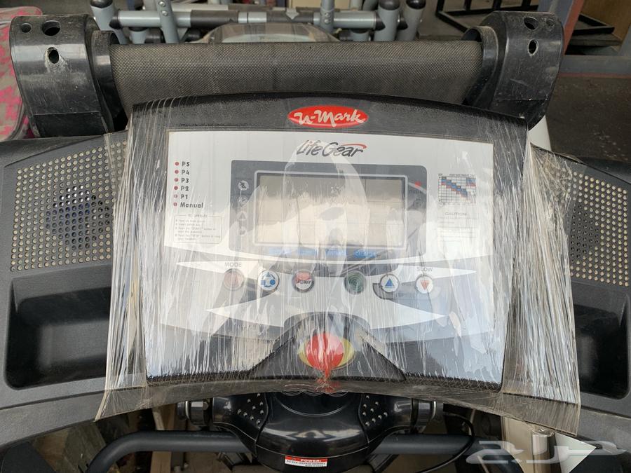 Working treadmill in good condition with vibration device64371089234179110