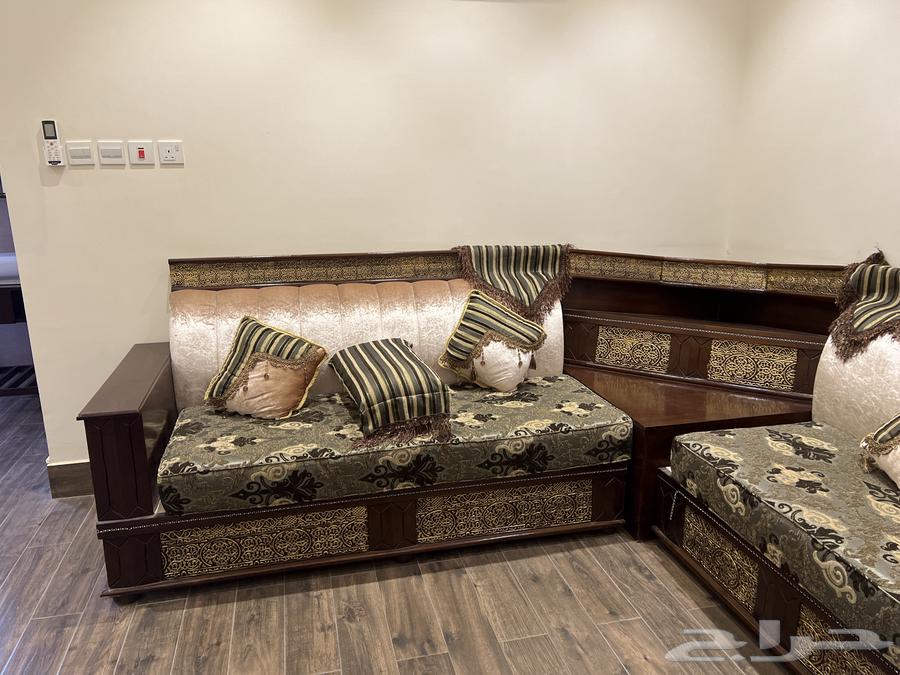 طقم كنب مجلس نظيف مفصل خشب اصلي64370352205571113