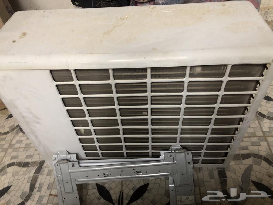 Two 24-unit split air conditioners64375363553923113