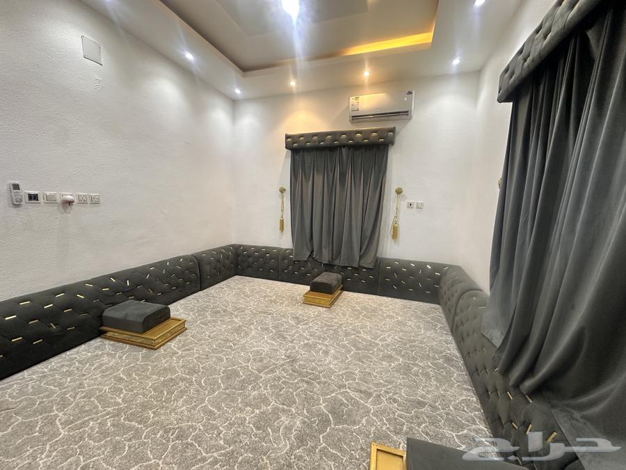 للبيع مجلس وشاشه64373165957634110