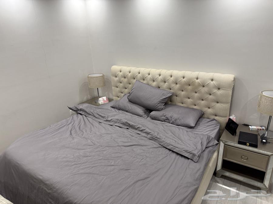 طقم غرفة نوم سرير king size و 2 كومدينا64374758891267111