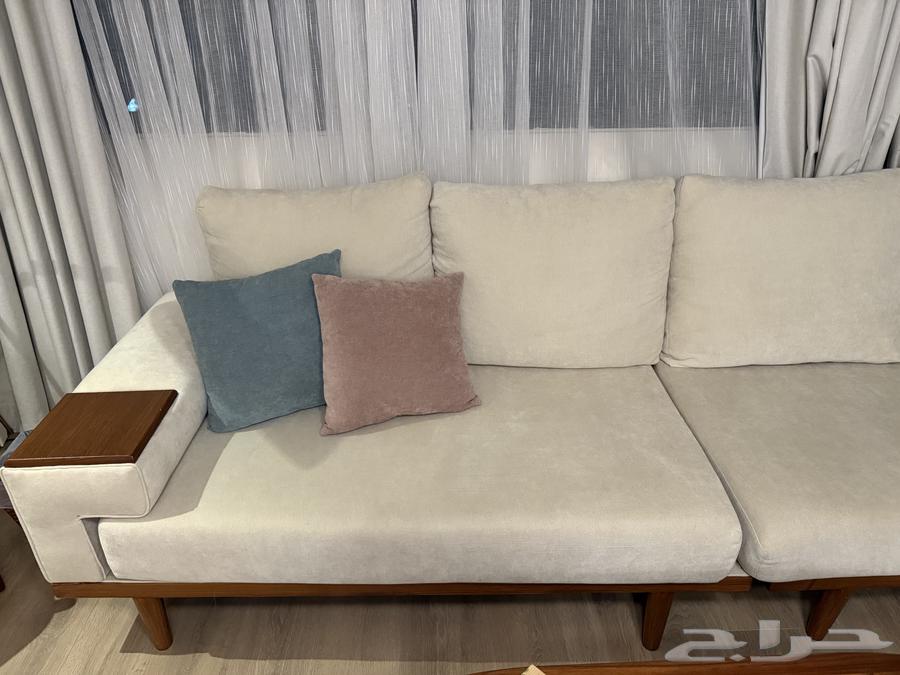 كنب معيشة ركني متصل بيج بتصميم mid-century64371438075521112