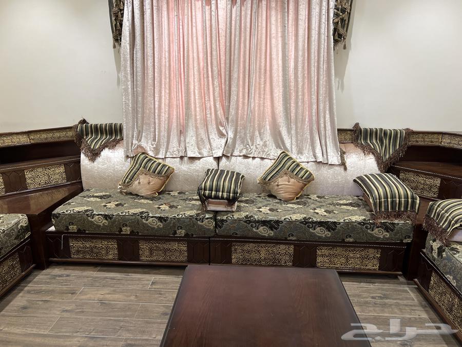 طقم كنب مجلس نظيف مفصل خشب اصلي64370352205571112