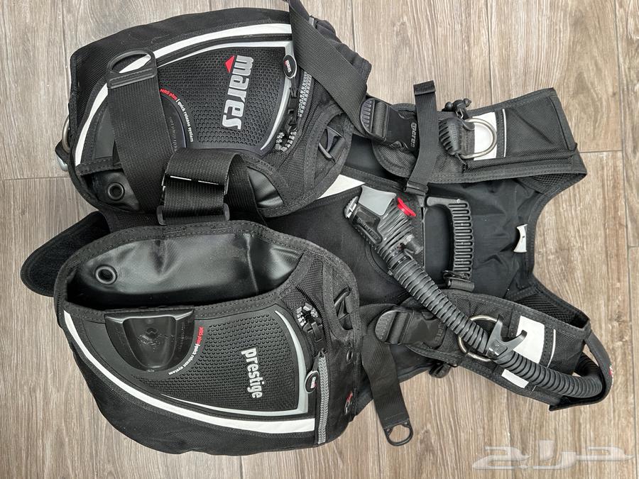 عدة غوص نظيفه جدا المقاس لارج64367114798593110