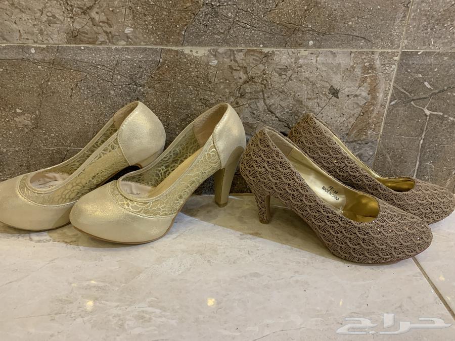 للبيع. احذيه مستعمله نظيفه وحده مقاس 41ووحده مقاس 4064374378693761110