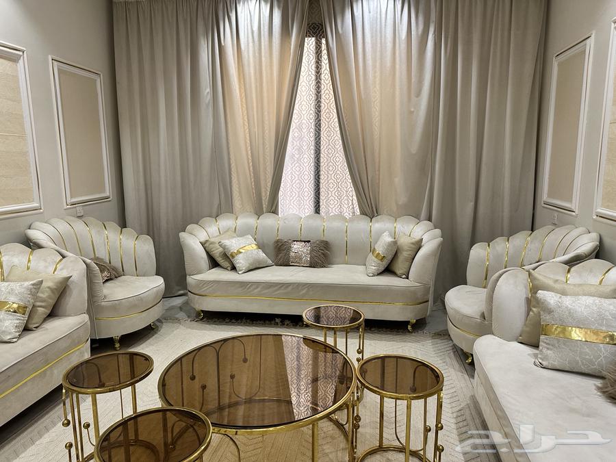 كنب مع ستاره وطوله شبه جديد64369820866050112