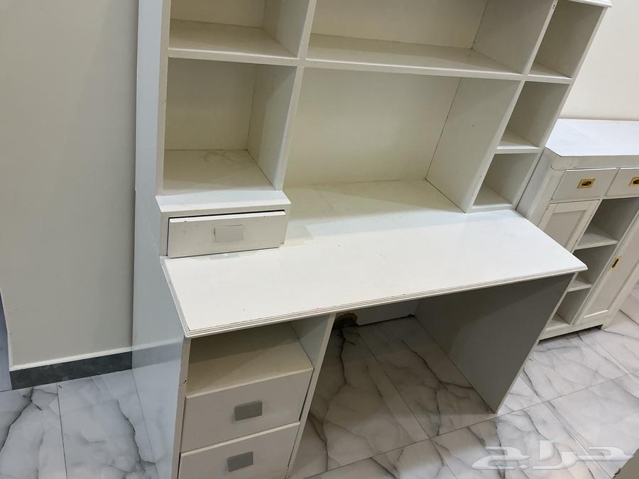 كنب مع طولات وستاير وشاشه للبيع64371118749570112