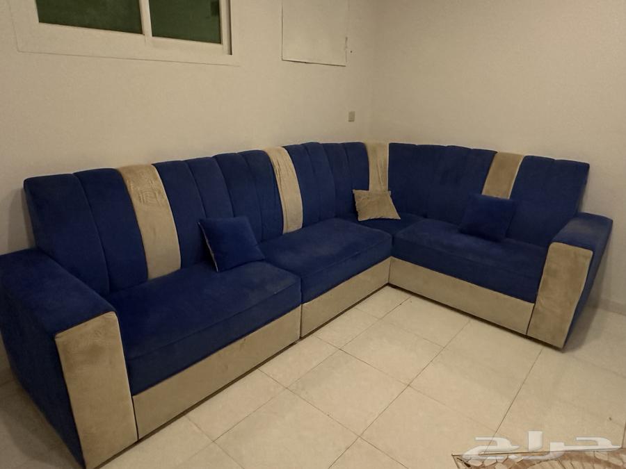 طاولة طعام و كنب و غرفة نوم للبيع64377123053827113