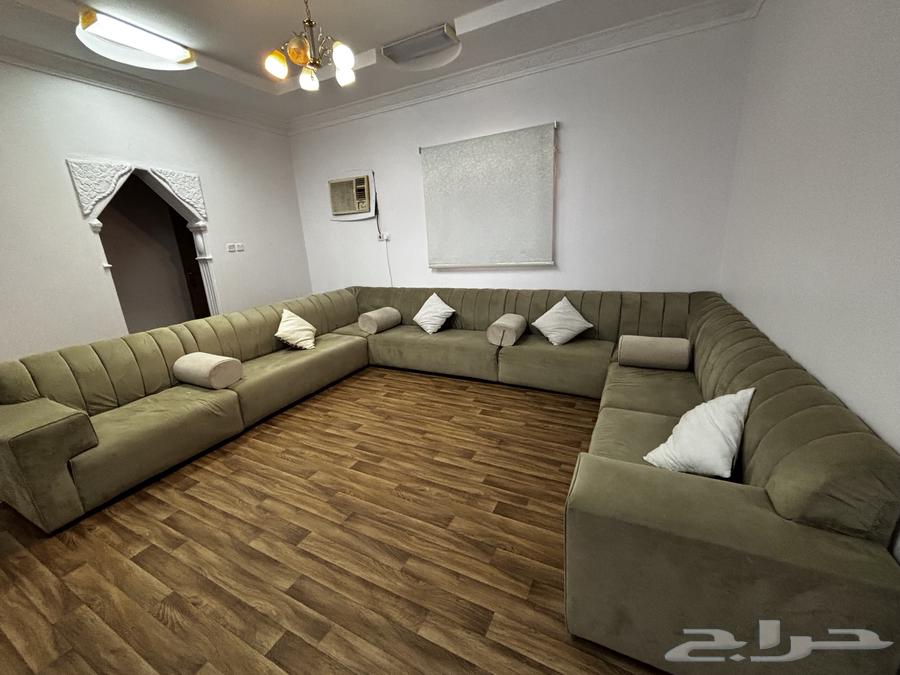 كنب للبيع مستخدم64369306778370110