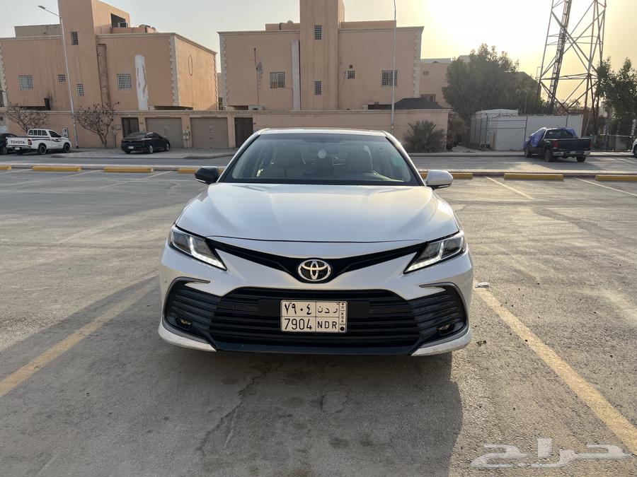كامري 2023 GLE ( نظيف ) بنزين64509700639361111