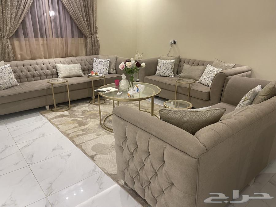 Very very clean sofa with tables64373492748035110