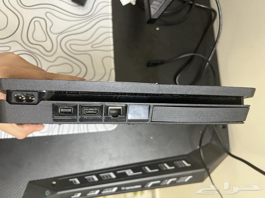 للبيع سوني 4 نظيف حد 300-350 والبيع مستعجل64369747516674114