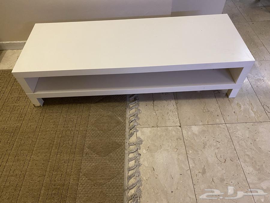 طاولة تلفزيون لون ابيض من ايكيا64374290154115111