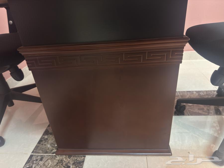 Round table with 4 chairs64372478208641113