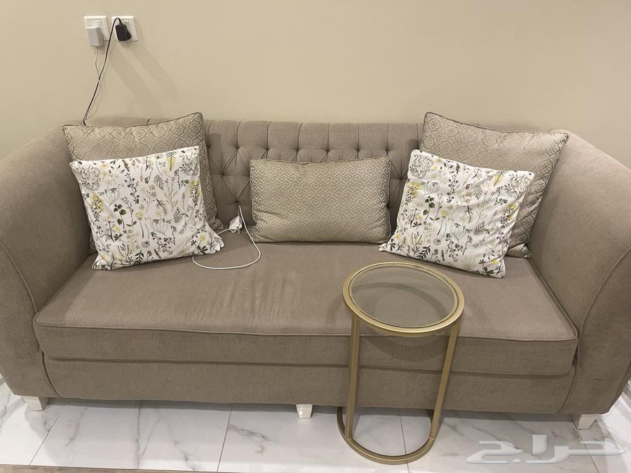 Very very clean sofa with tables64373492748035114