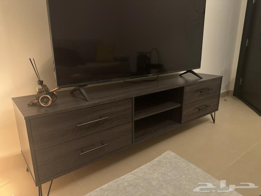 طاولة تلفزيون جديدة - Brand New TV Table64369323661314110
